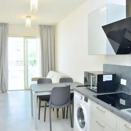 Enjoy In Our Serene Flat 아파트 *