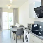 Enjoy In Our Serene Flat Lejlighed *