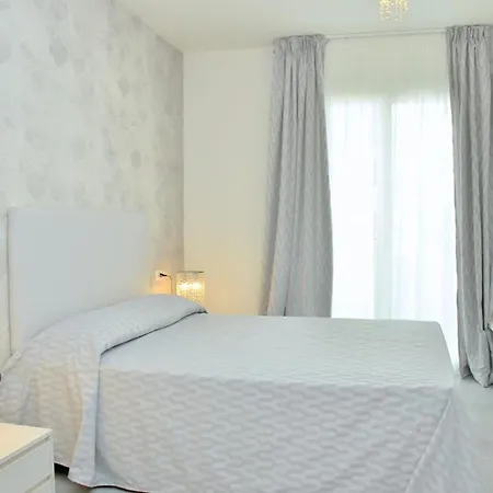 Enjoy In Our Serene Flat Lägenhet